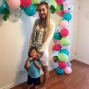 Meet your Posher, Alexis